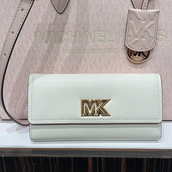 Michael Kors Mimi Large Saffiano Leather Bi-Fold Continental Wallet
Optic White - Picture 8 of 16